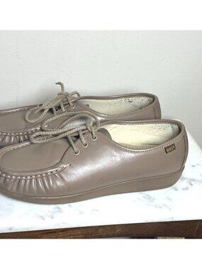 Vintage SAS Leather Shoes Women’s Size 9M Made USA Made Taupe Siesta Moccasin